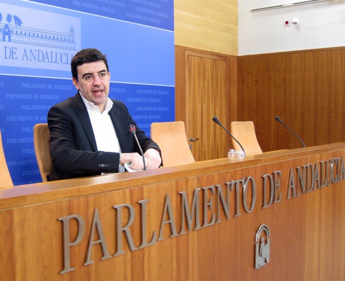 Portavoz del PSOE-A en el Parlamento, Mario Jiménez.