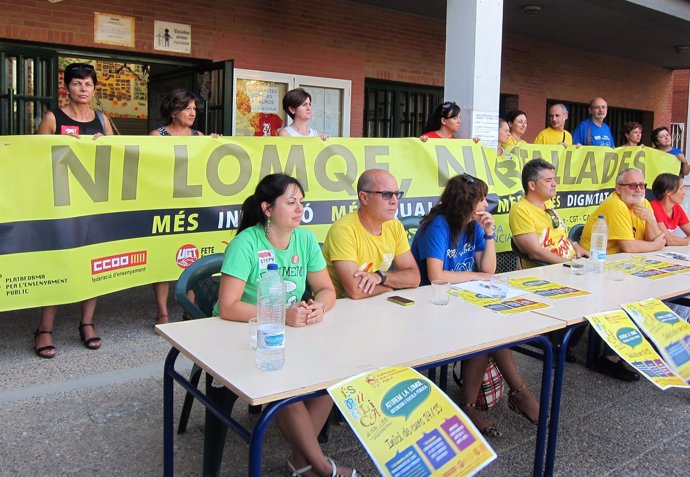 Plataforma per l'Ensenyament en rueda de prensa