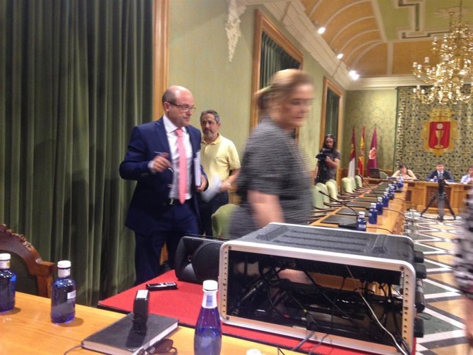 El PP abandona el pleno