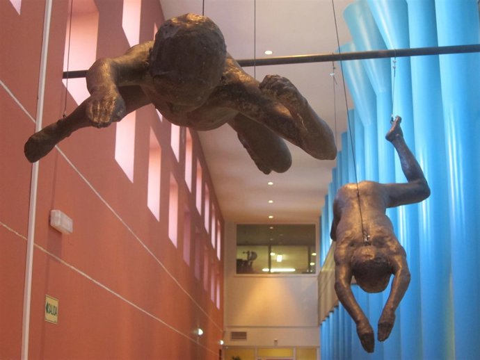 Esculturas de los raqueros colgados, obra de José Cobo Calderón