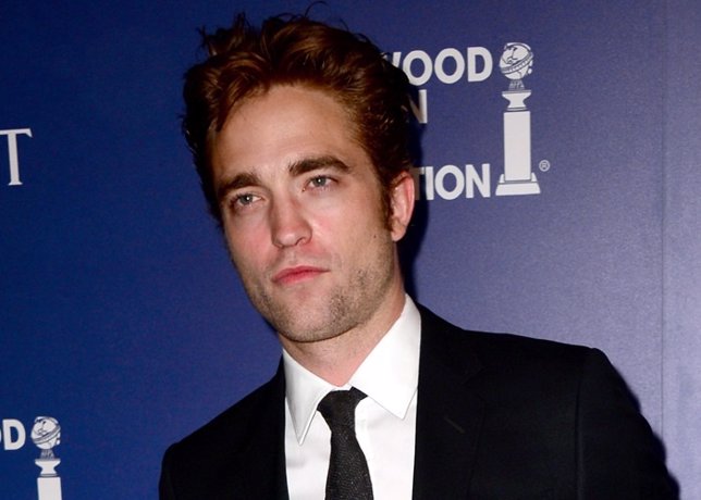 Robert Pattinson estrena novia