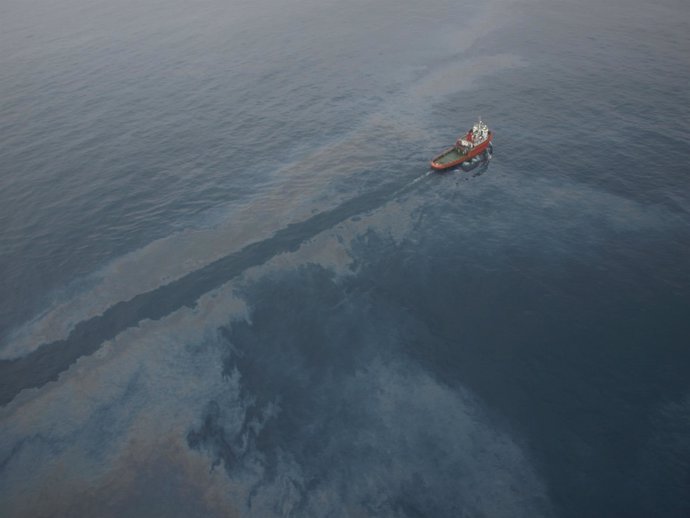 Vertido de Repsol en Tarragona