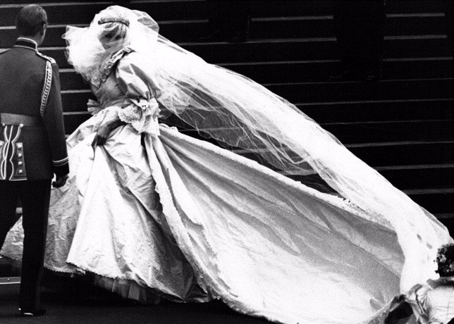 El vestido de novia de Diana de Gales pasará a sus hijos segun su testamento