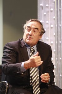 Consulta.- Rosell confía en que se cumplan la leyes y avisa de que están en juego "cosas muy serias"