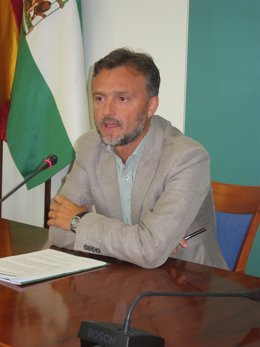 El delegado de la Junta en Huelva, José Fiscal. 