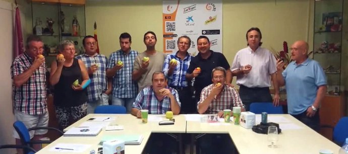 La junta de la FECOLL se suma a la promoción de la fruta de Lleida.