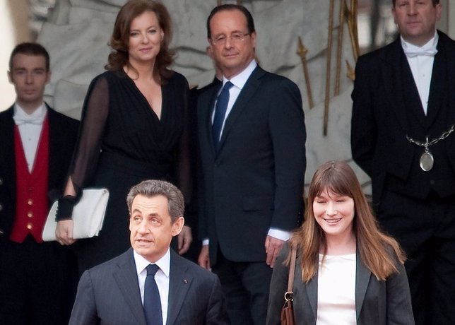  Nicolas Sarkozy And Carla Bruni Leave The Elysee Palace