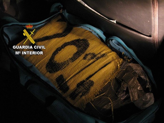 Droga hallada en el vehículo que se dio a la fuga tras el alto de los agentes