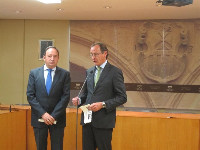 Alfonso Alonso junto con Pedro Sanz