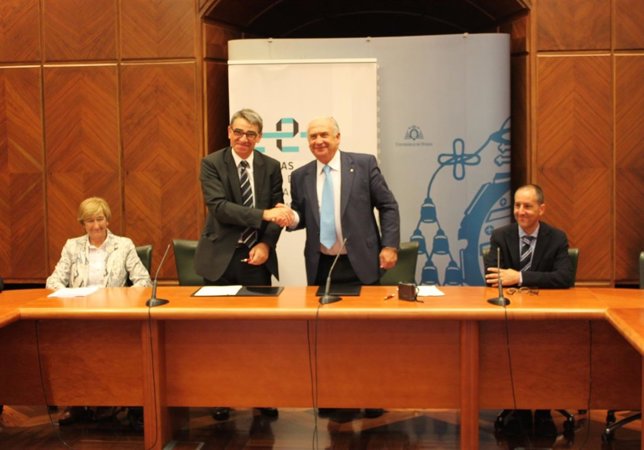 Vicente Gotor con Lluís Secundino Miralles Verge, del CERN