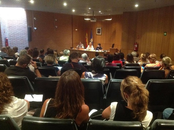 Reúne Con Directores De Colegios Del Distrito De Hortaleza