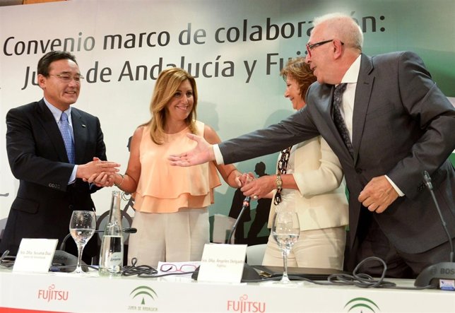 El presidente mundial de Fujitsu, Masami Yamamoto, y Susana Díaz en Málaga