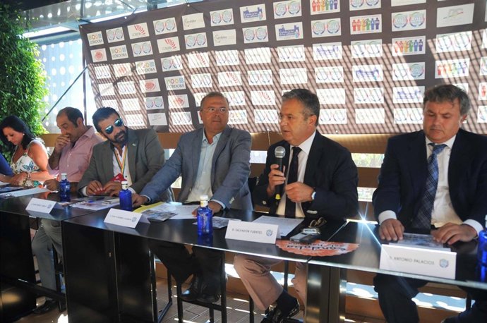 Fuentes interveniene, junto a Moreno Calderón, en la presentación del Festival