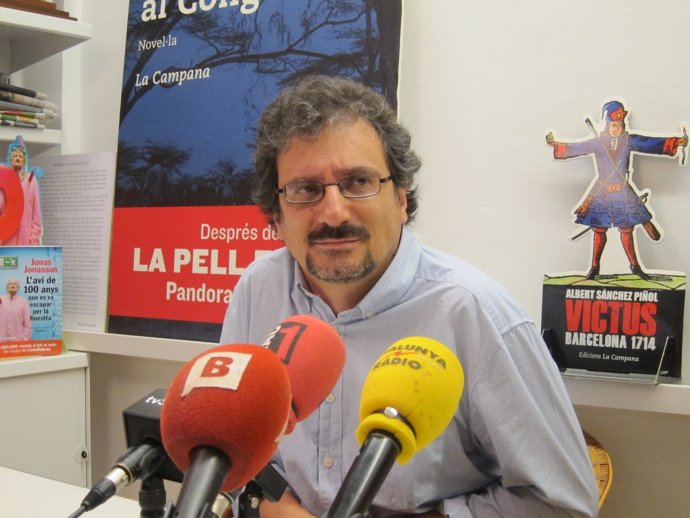 El escritor Albert Sánchez Piñol en rueda de prensea