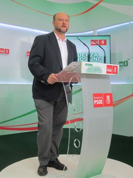 Antonio Pradas, en la sede del PSOE-A.