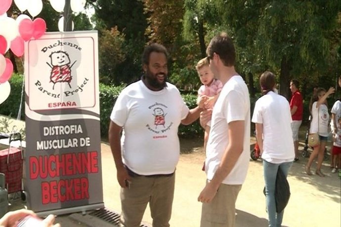 Carlos Jean apoya la enfermedad rara distrofia muscular de Duchenne y Becker