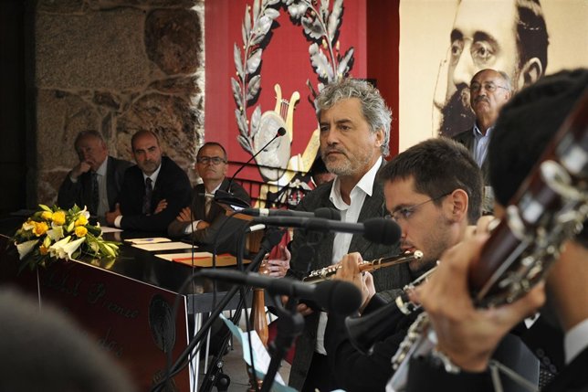 PREMIO CELANOVA CASA DOS POETAS PARA MANUEL RIVAS