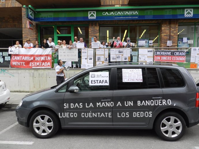 Protesta de Afectados por Preferentes de Cantabria 