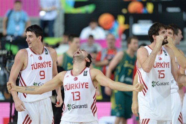 Preldzic se redime y mete a Turquía en cuartos