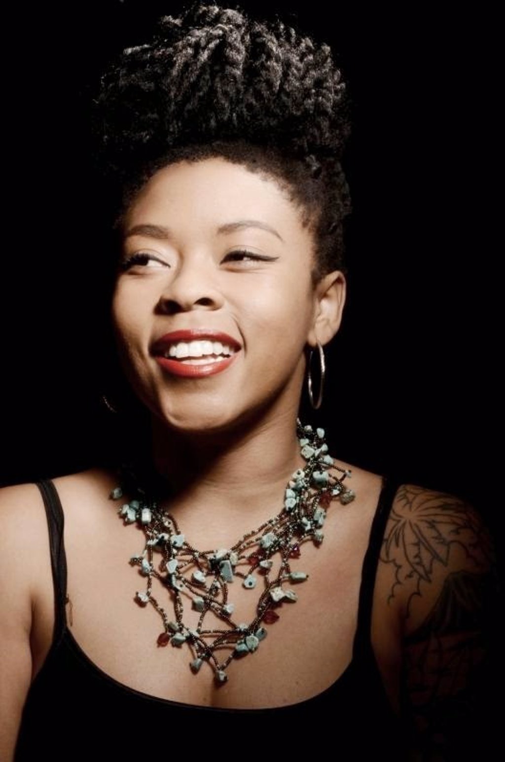 Nikki Hill Ofrecer Nueve Concierto