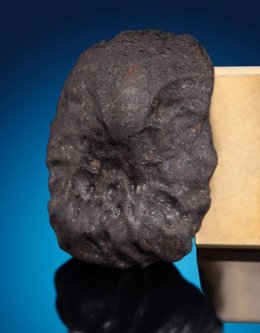 Subastan fragmentos meteorito ruso