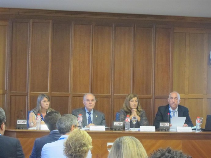 Sáenz de Buruaga en la UIMP