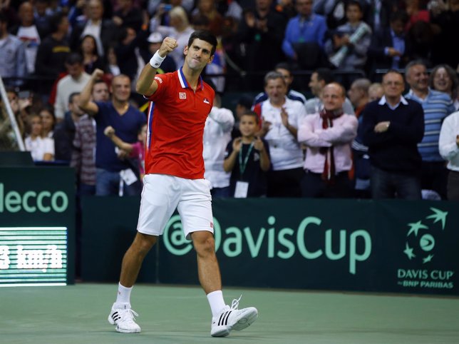 Djokovic suma el primer punto de la final de la Copa Davis