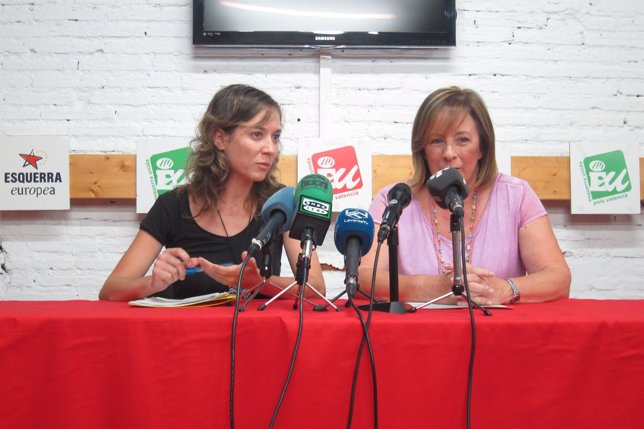 Marina Albiol y Marga Sanz en una rueda de prensa 