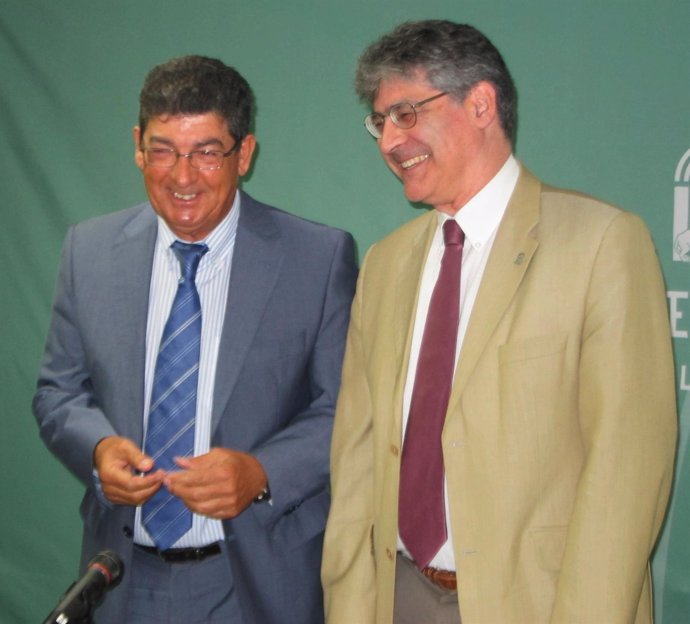 Diego Valderas y José Luis Pérez Tapias, hoy ante los medios