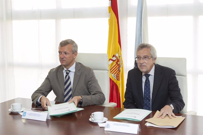 O vicepresidente da Xunta, Alfonso Rueda, e o presidente do TSXG, Miguel Ángel C