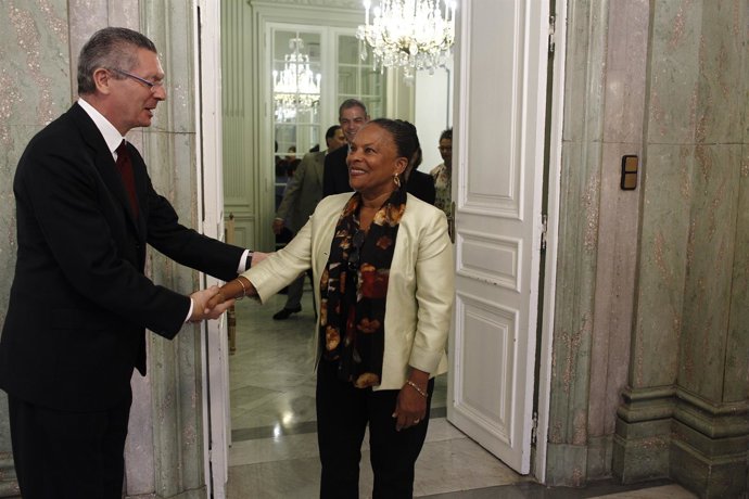 Alberto Ruiz-Gallardón, se reúne con su homóloga francesa, Christiane Taubira