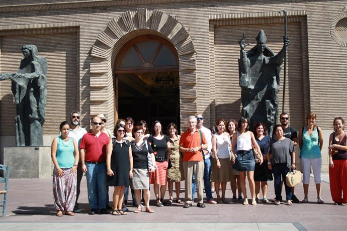 Miembros de la FAS concentrados frente al Ayuntamiento