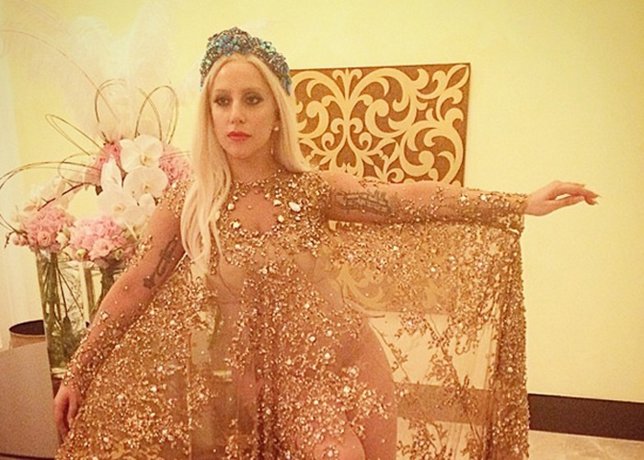 Lady gaga se censura y se portará bien en su estancia en Dubái