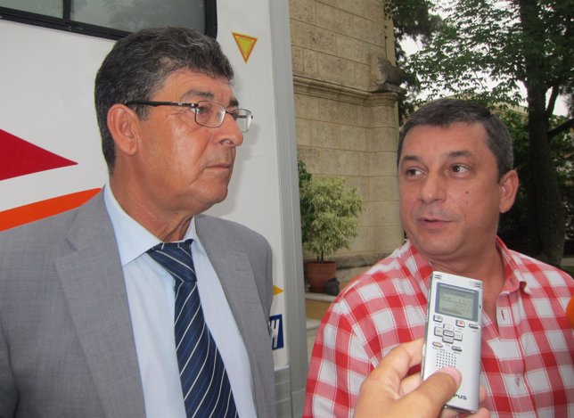 Diego Valderas y Enrique Centella, hoy ante los medios