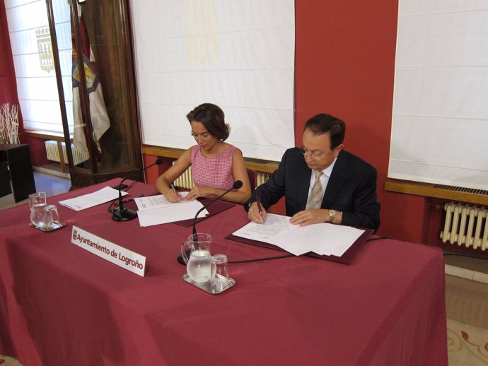 Gamarra y Ruiz-Alejos firman el convenio