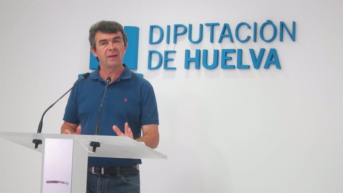 El portavoz del grupo socialista en la Diputación de Huelva, José Martín.