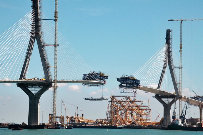 Continúan las obras del segundo puente sobre la bahía de Cádiz