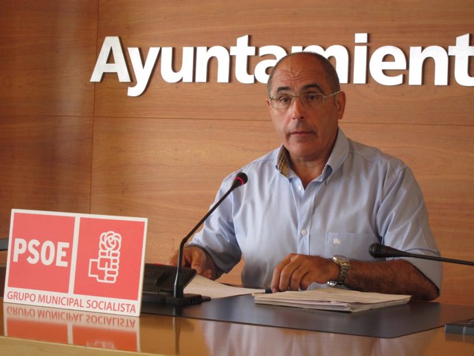 El portavoz del PSOE en Calahorra, Domingo Dorado, analiza ordenanza Buen Gobier