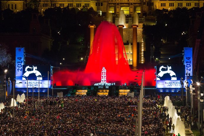 Fuente mágica de Montjuïc en el espectáculo para dar la bienvenida a 2014