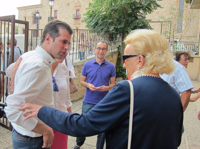Luis Tudanca a su llegada a la sede del PSOE en Salamanca