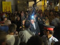 Mas sale del acto en la Llotja de Mar entre gritos de 'Independencia'