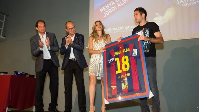 Jordi Alba presenta una peña con su nombre