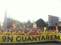 Dirigentes políticos y sociales comparten protagonismo en la cabecera de la 'V'