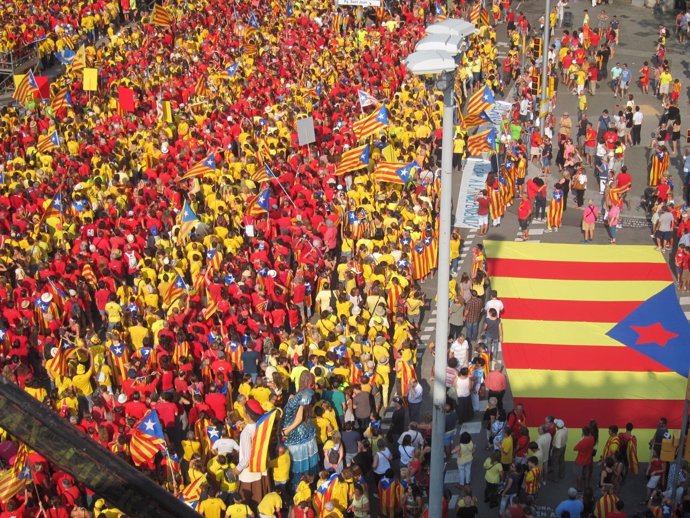 Ciudadanos forman la V en Barcelona este jueves de Diada