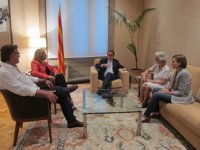 Mas promete trabajar por la unidad de los partidos proconsulta y pide que "tomen nota"