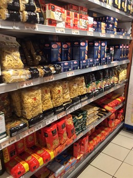 Supermercado, comida, bebida, estanterías