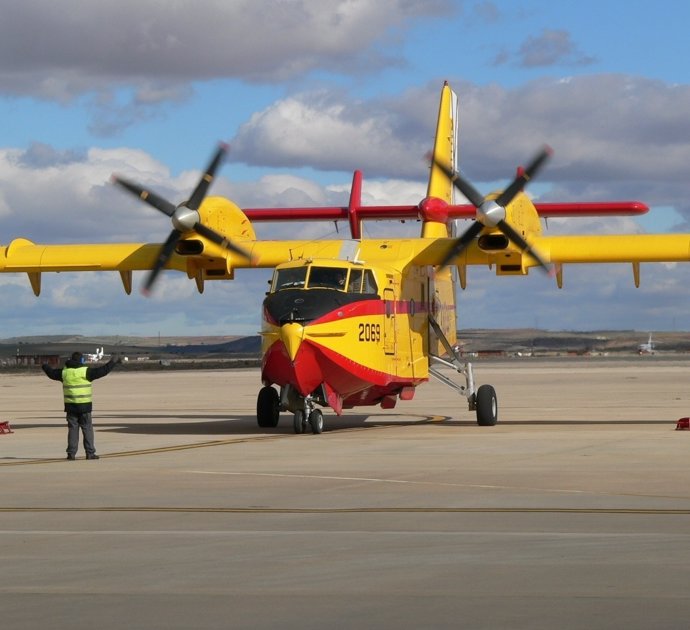 Avión contra incendios