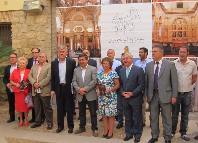 Foto de familia de la presentación del XV Festival de Otoño de Jaén