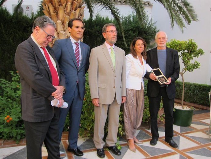 Gracia (centro), entre Nieto y Ambrosio y con Cuenca y Serrano en los extremos