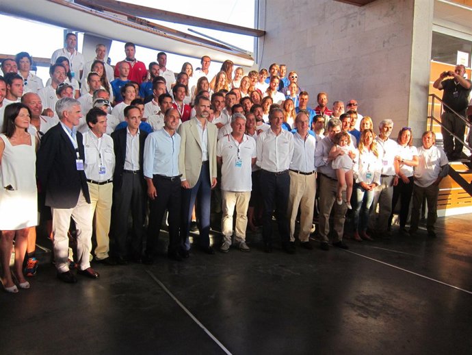 Visita del Rey al equipo español de vela